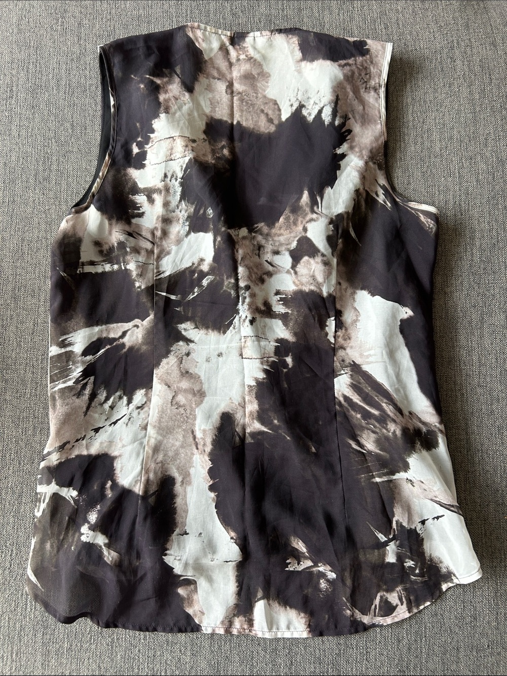 H&M Abstract Print Wrap Top - Picture 2 of 3